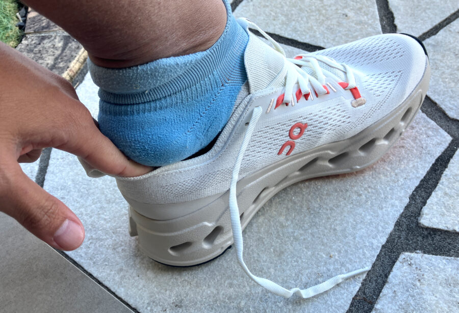 オン_クラウドサーファーマックス_サイズ感