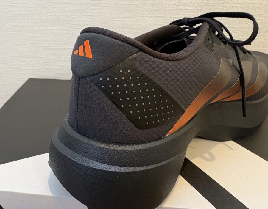 アディゼロ_EVO_SL_ WOVEN_レビュー_ヒールカップ