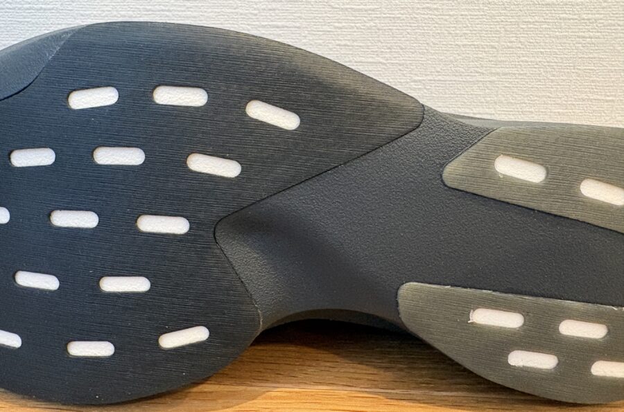 アディゼロ_EVO_SL_ WOVEN_レビュー_アウトソール中足部